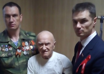 Анатолий Обухов в иркутской больнице поздравил ветерана из Усть-Кута с Днем Победы